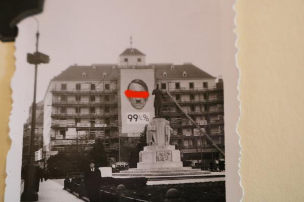 altes Foto - Wien - Dr.-Karl-Lueger-Platz - riesiges Adolf Hitler Plakat